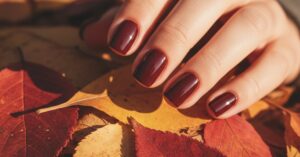 Trendy w stylizacji paznokci na jesień: must-have sezonu