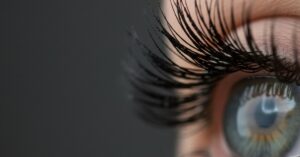 Najlepsze maskary pogrubiające rzęsy: volume jak marzenie